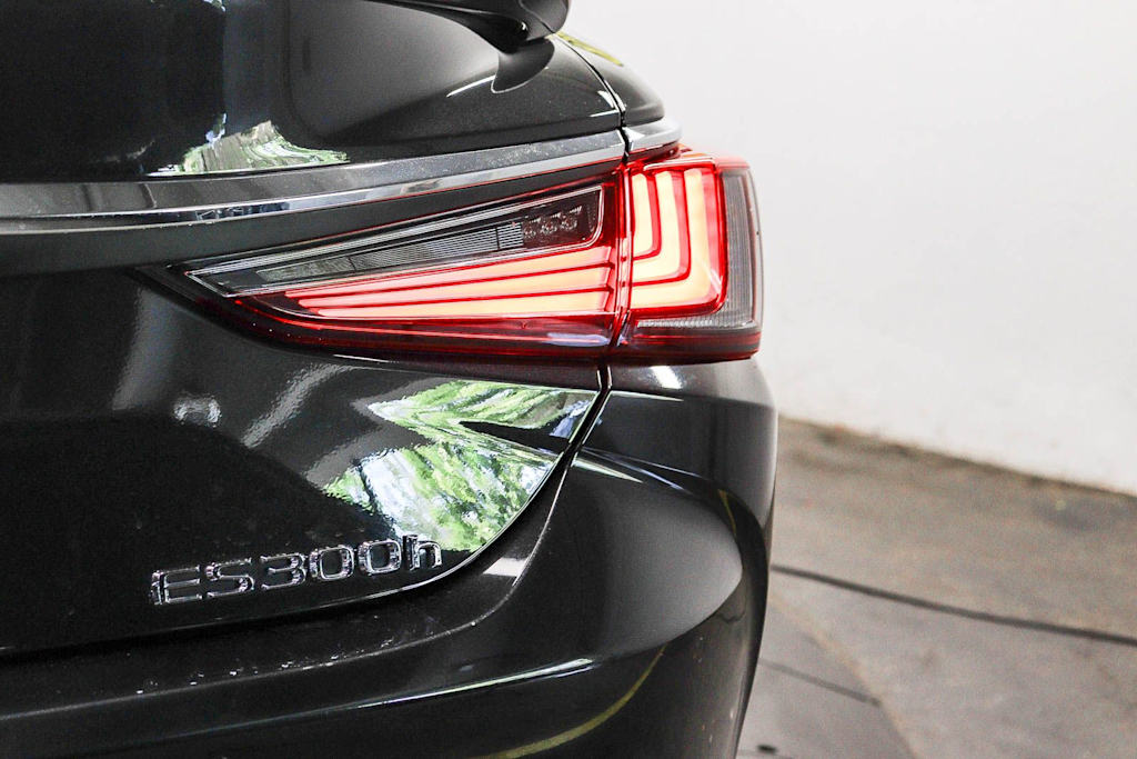 Thumbnail: 2024 Lexus ES - 15