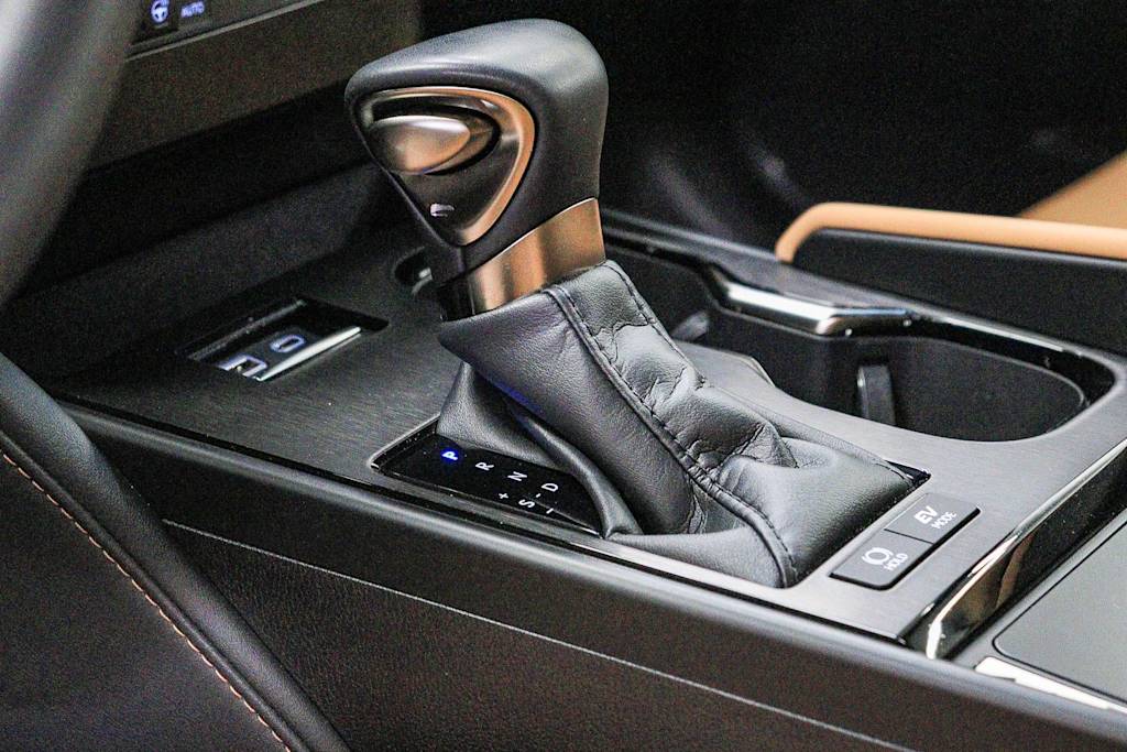 Thumbnail: 2024 Lexus ES - 12
