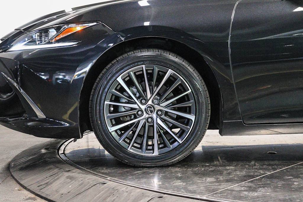 Thumbnail: 2024 Lexus ES - 5