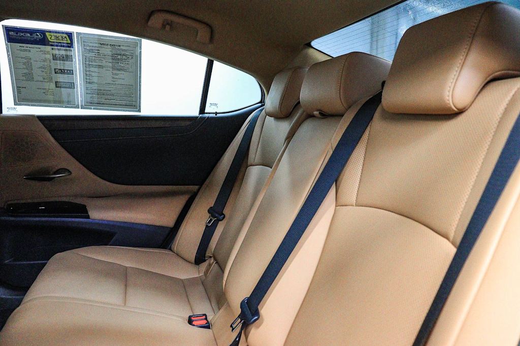 Thumbnail: 2024 Lexus ES - 10