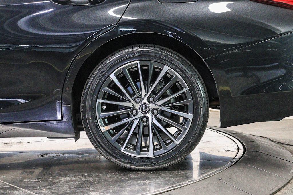 Thumbnail: 2024 Lexus ES - 22