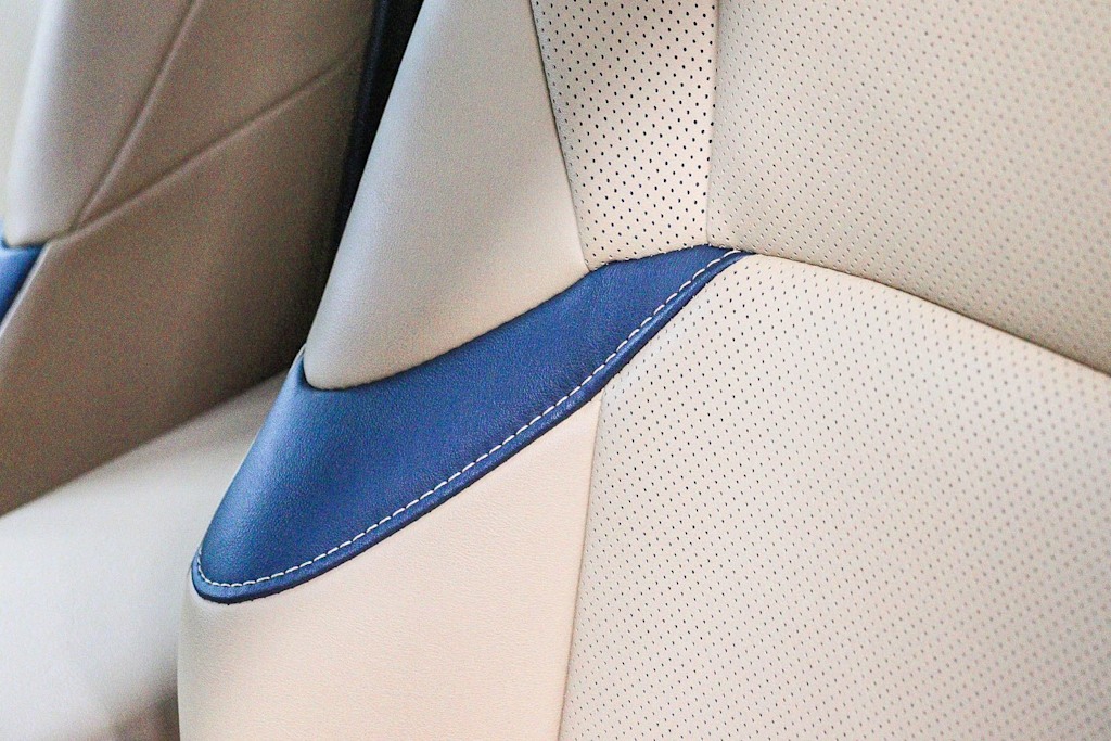 Thumbnail: 2024 Lexus ES - 28