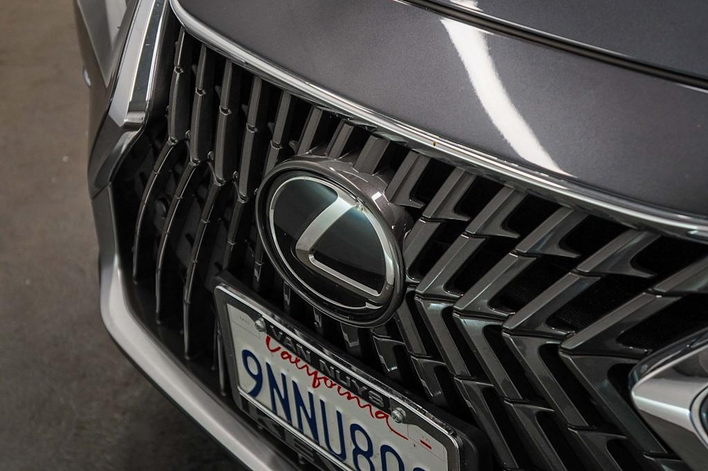 Thumbnail: 2024 Lexus ES - 18
