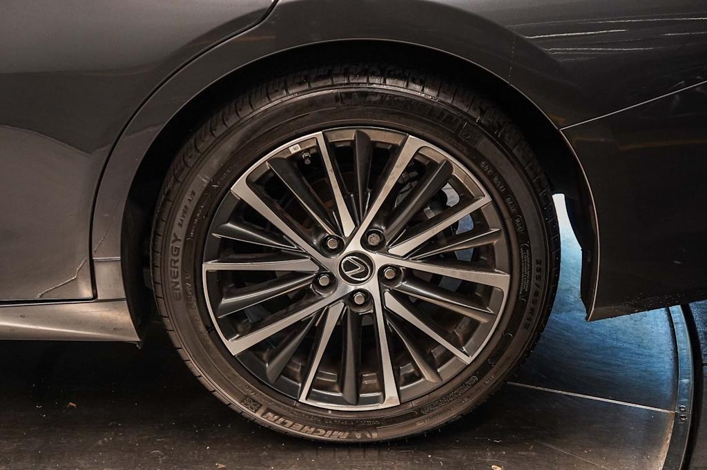 Thumbnail: 2024 Lexus ES - 19