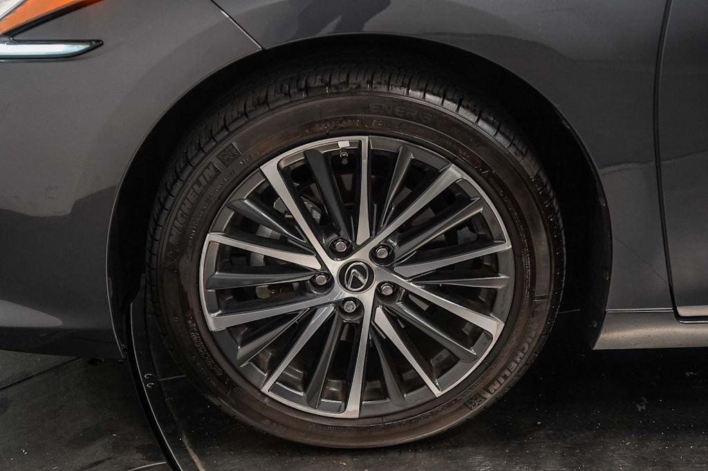 Thumbnail: 2024 Lexus ES - 6