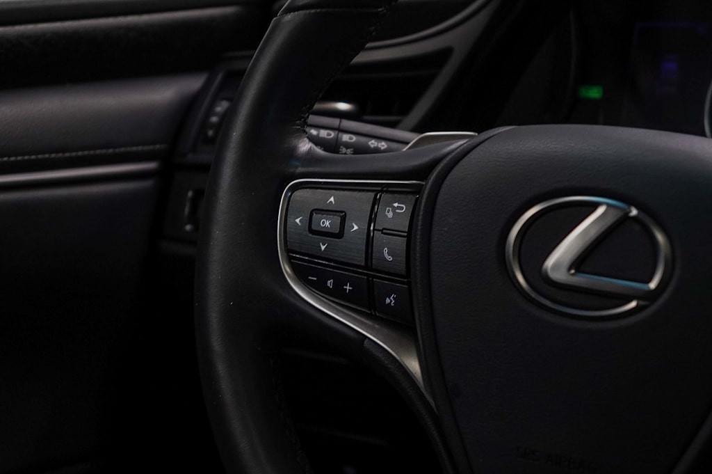 Thumbnail: 2024 Lexus ES - 21