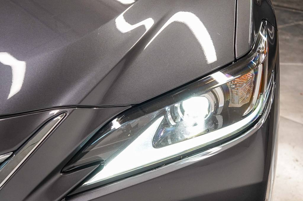 Thumbnail: 2024 Lexus ES - 17