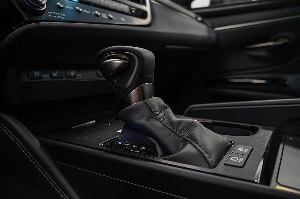 Thumbnail: 2025 Lexus ES - 28