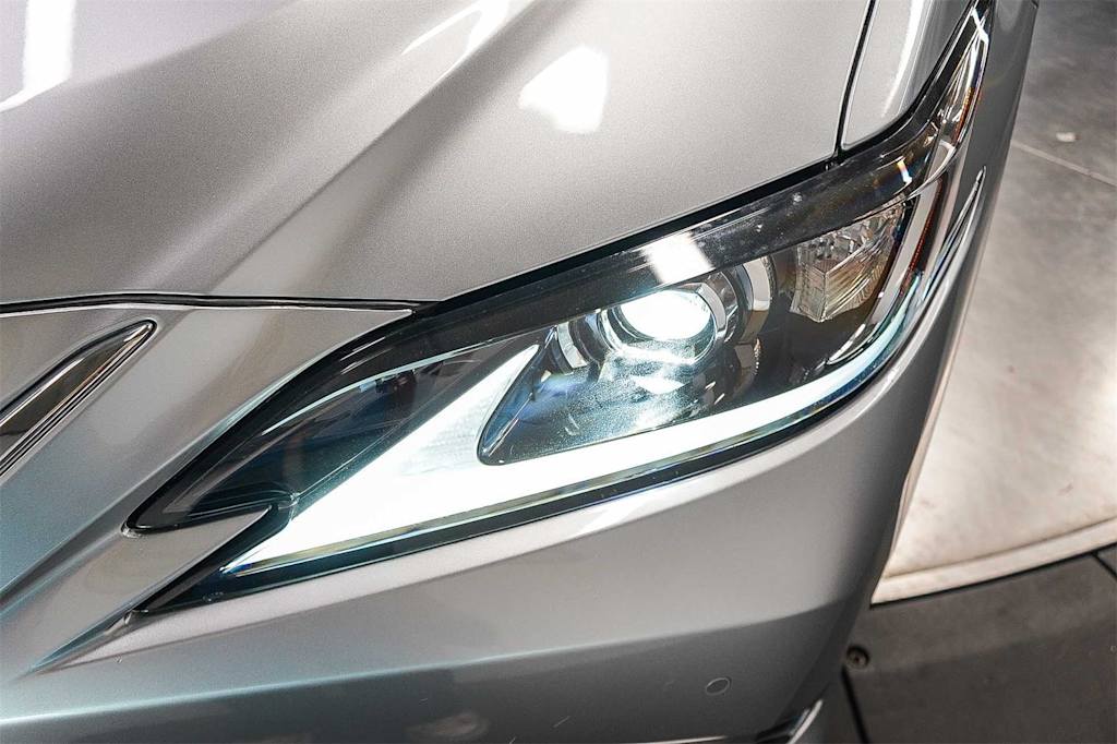 Thumbnail: 2025 Lexus ES - 20