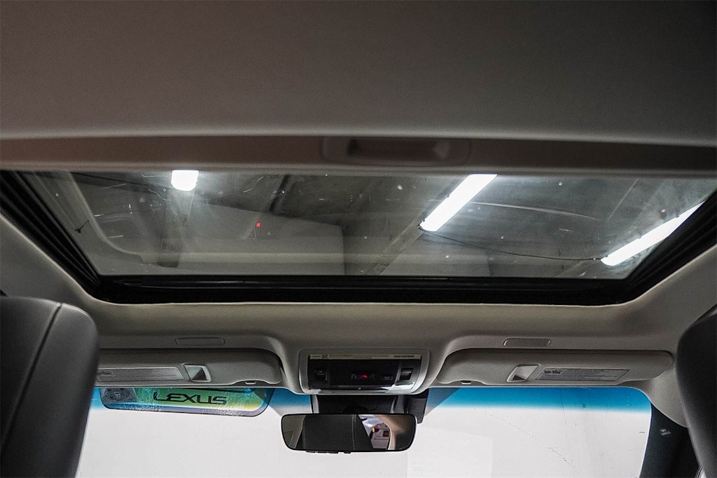 Thumbnail: 2025 Lexus ES - 25