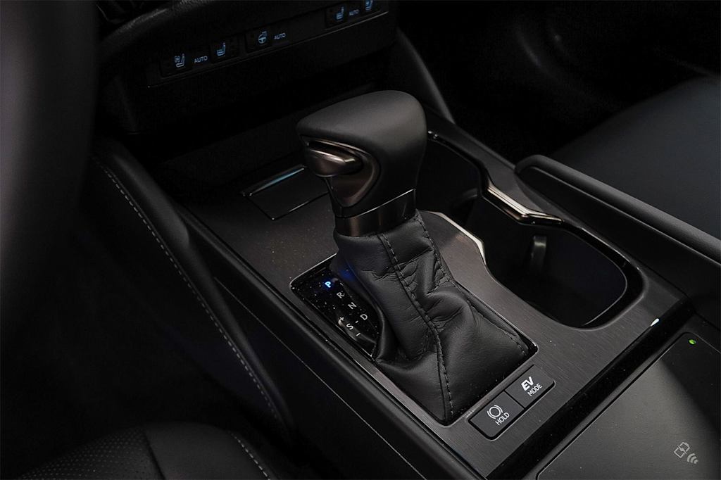 Thumbnail: 2025 Lexus ES - 14