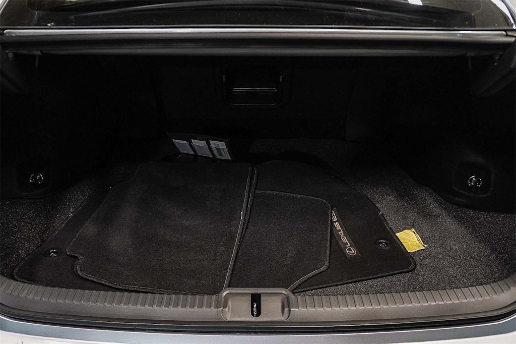 Thumbnail: 2025 Lexus ES - 15