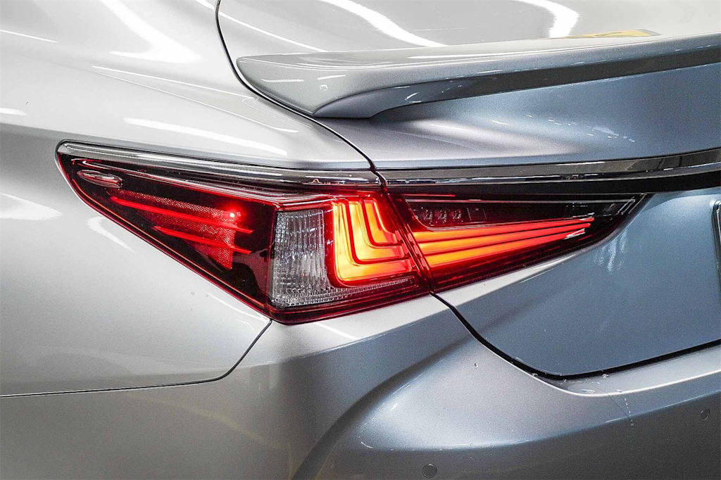 Thumbnail: 2025 Lexus ES - 19