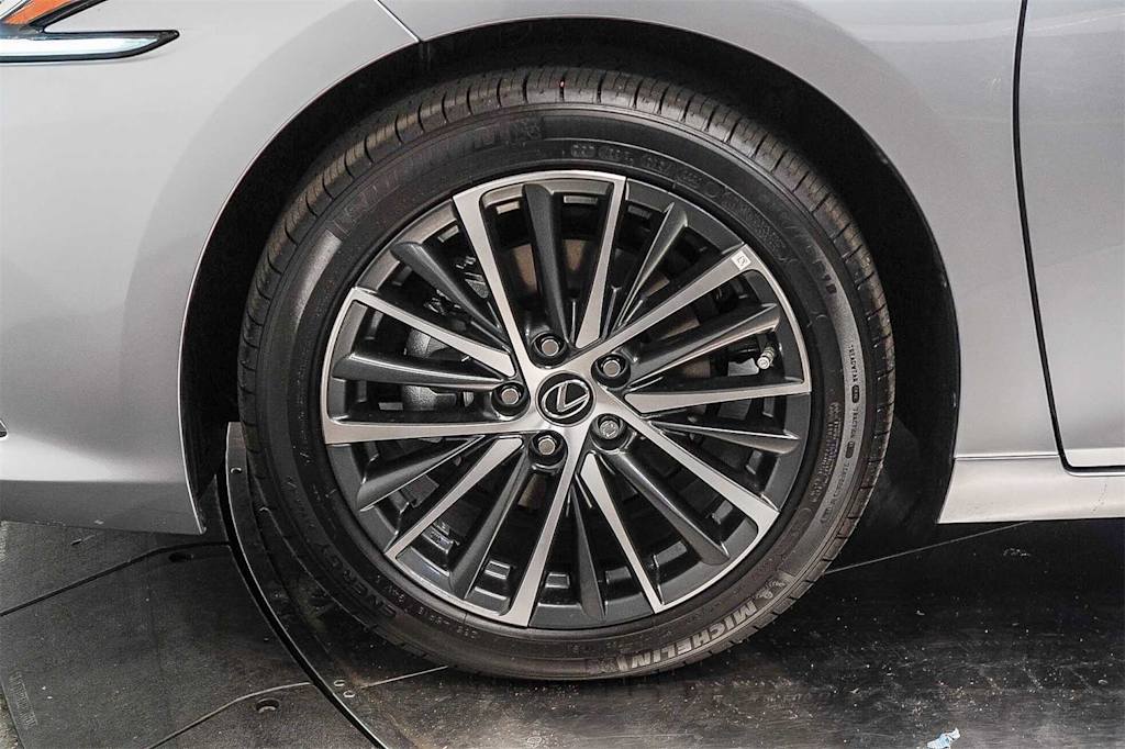 Thumbnail: 2025 Lexus ES - 7