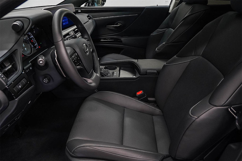 Thumbnail: 2025 Lexus ES - 11