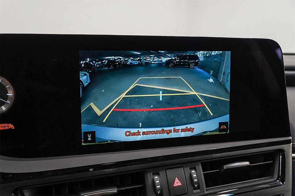 Thumbnail: 2025 Lexus ES - 30