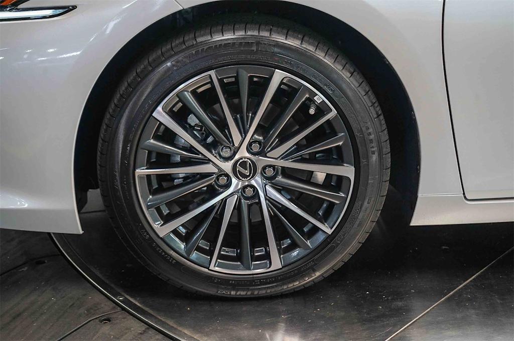 Thumbnail: 2025 Lexus ES - 7
