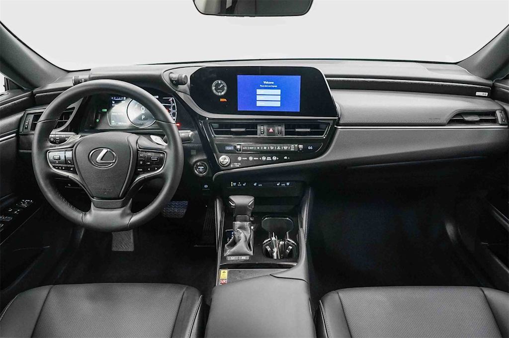 Thumbnail: 2025 Lexus ES - 2