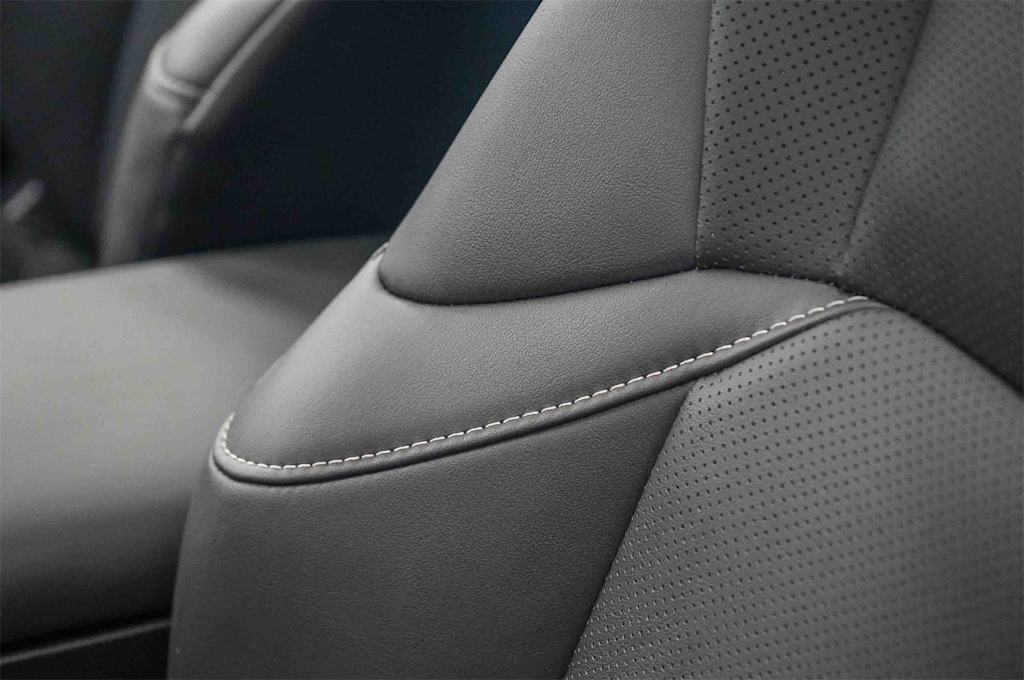Thumbnail: 2025 Lexus ES - 25