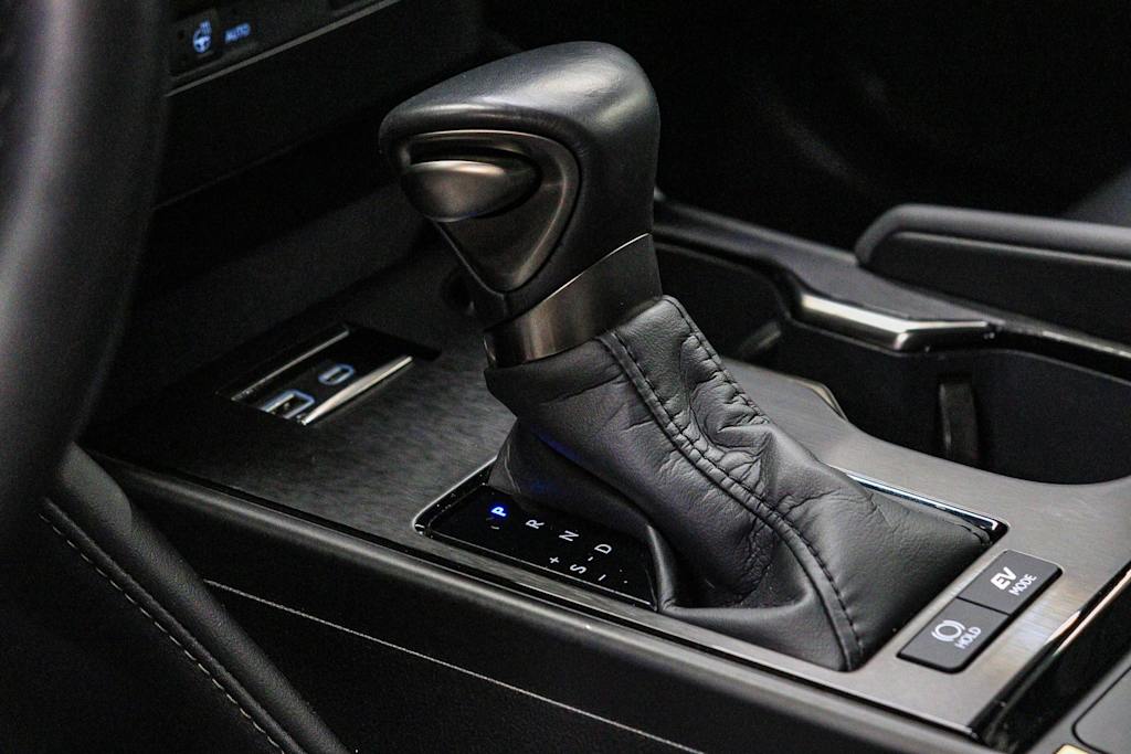 Thumbnail: 2025 Lexus ES - 12