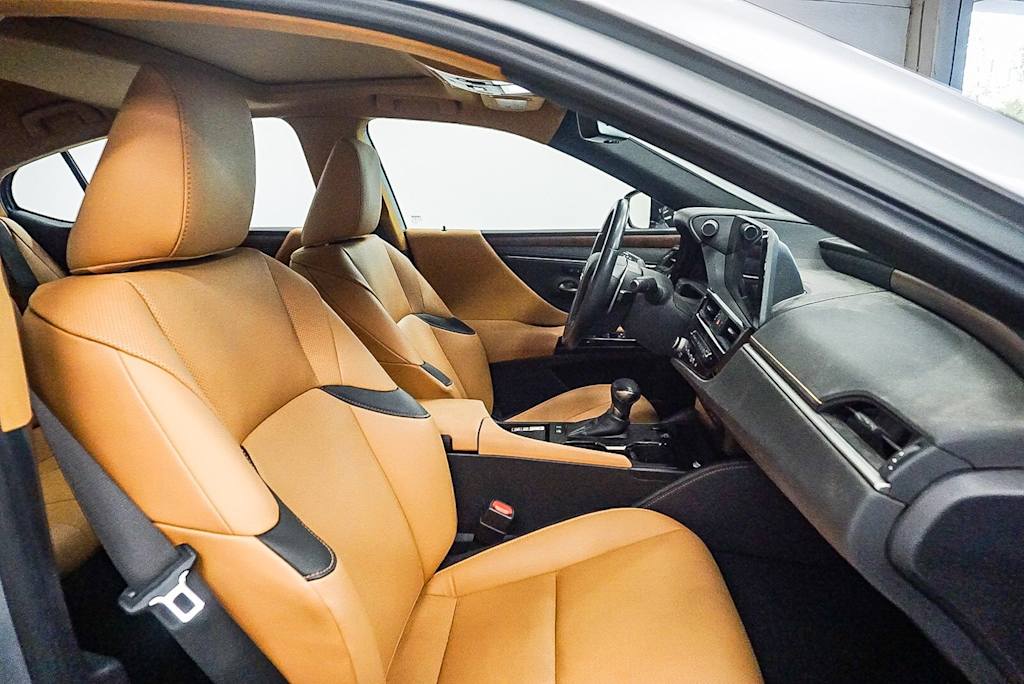 Thumbnail: 2023 Lexus ES - 9