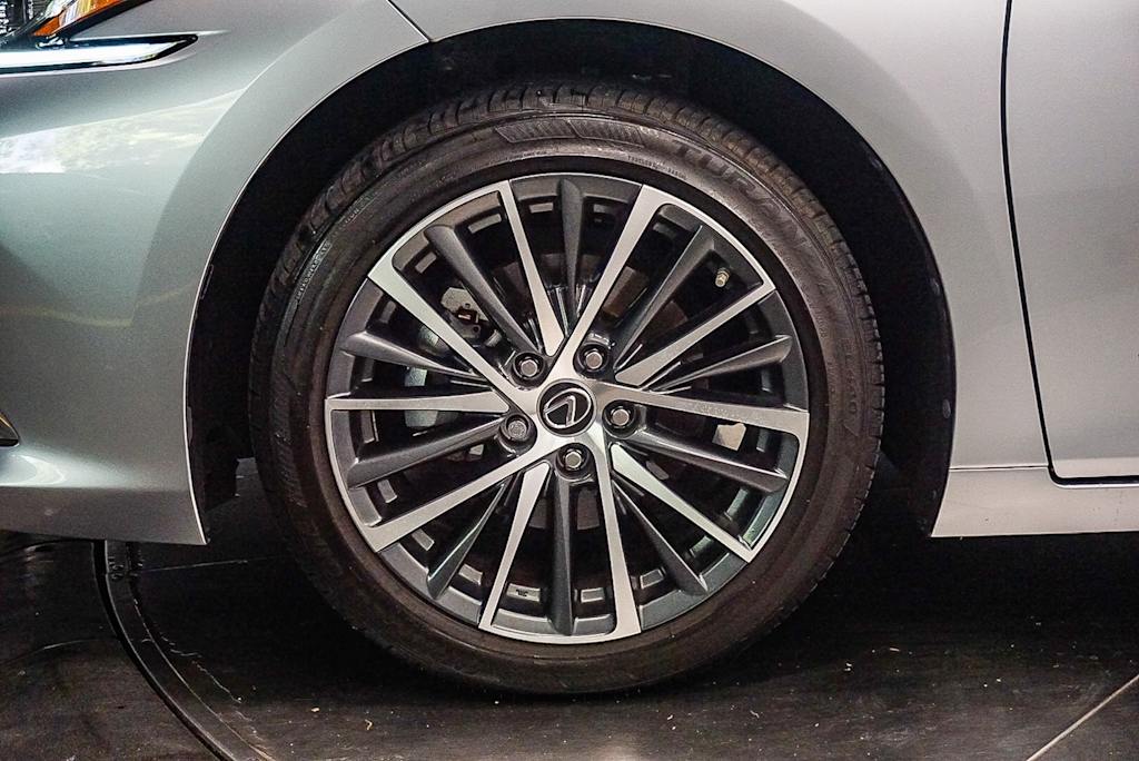 Thumbnail: 2023 Lexus ES - 6
