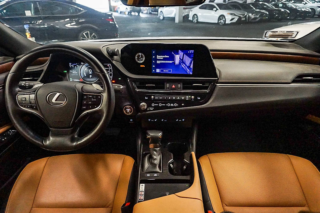 Thumbnail: 2023 Lexus ES - 2
