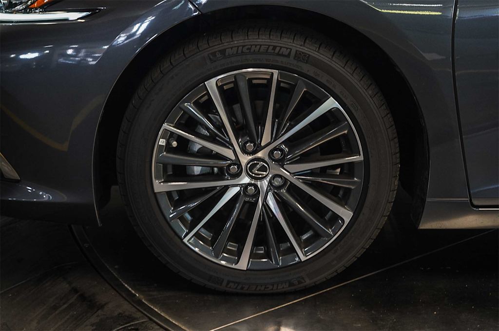 Thumbnail: 2025 Lexus ES - 6