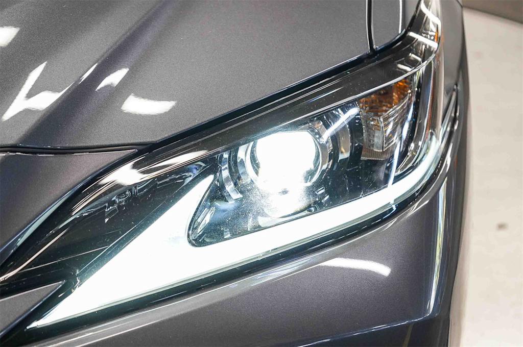 Thumbnail: 2025 Lexus ES - 21