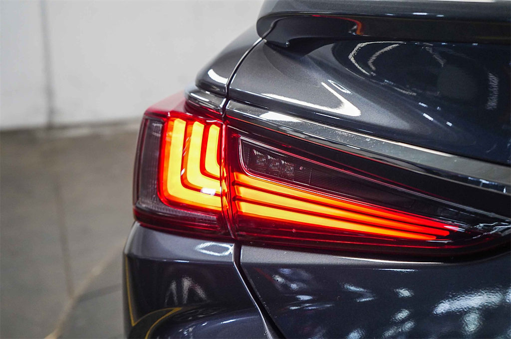 Thumbnail: 2025 Lexus ES - 23