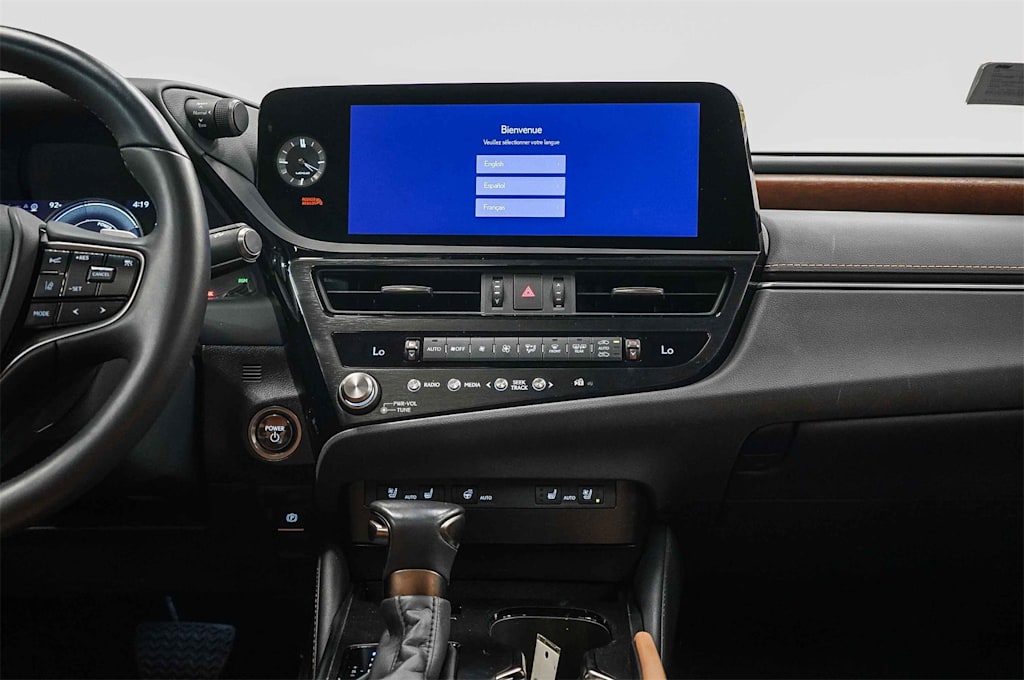 Thumbnail: 2025 Lexus ES - 13
