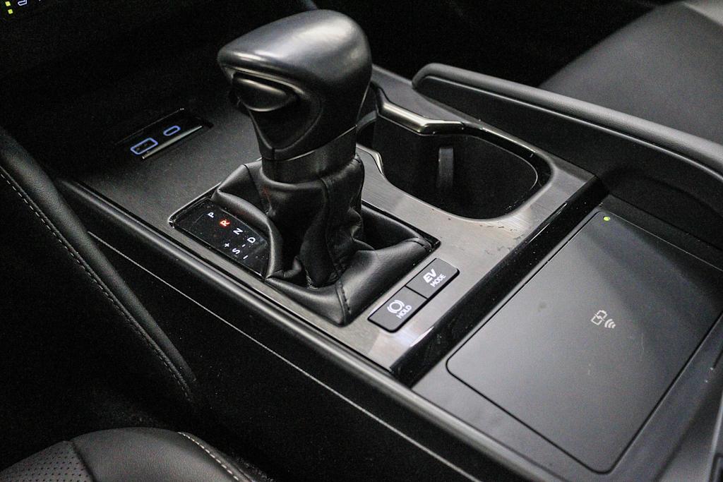 Thumbnail: 2025 Lexus ES - 28