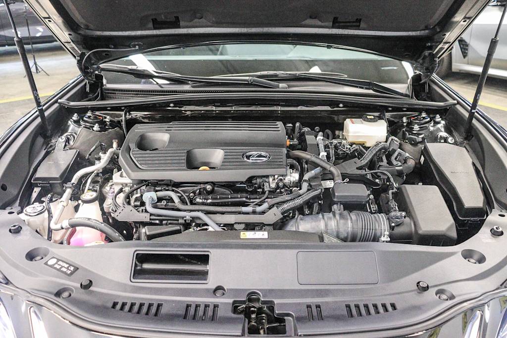 Thumbnail: 2025 Lexus ES - 6