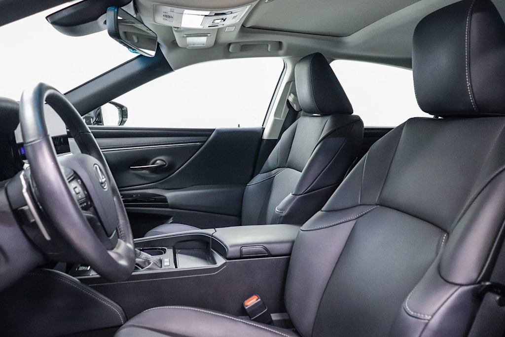 Thumbnail: 2025 Lexus ES - 10