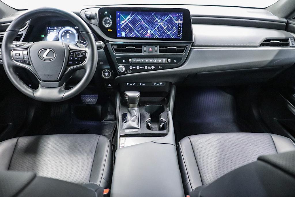 Thumbnail: 2025 Lexus ES - 2