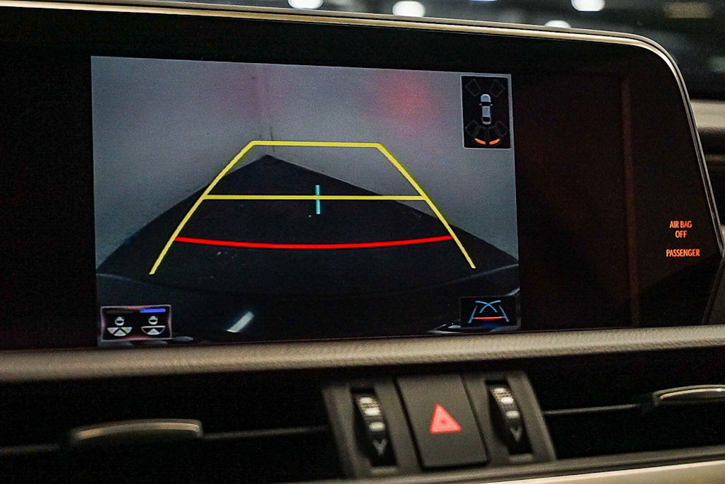 Thumbnail: 2021 Lexus ES - 26