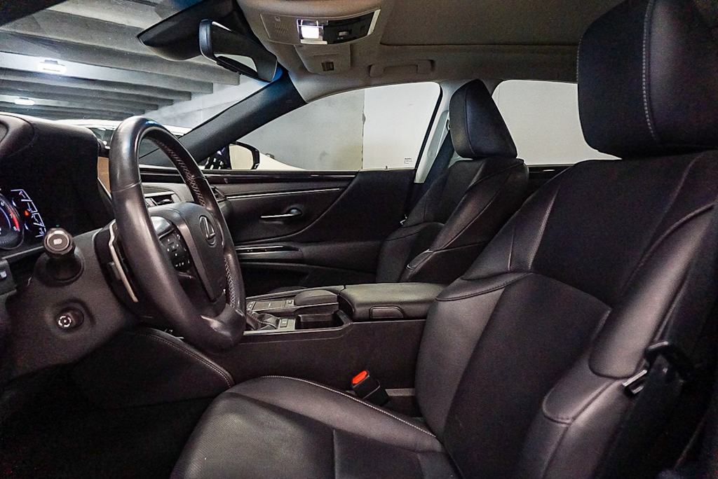 Thumbnail: 2021 Lexus ES - 10