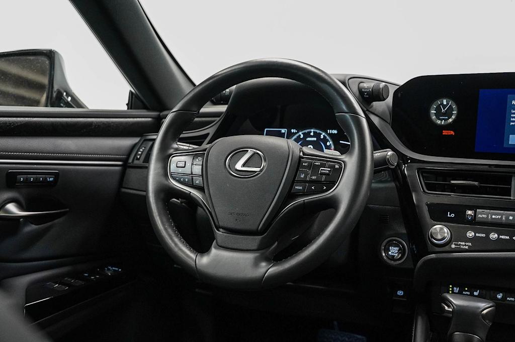Thumbnail: 2025 Lexus ES - 8