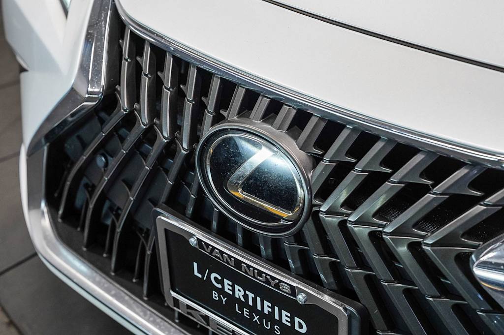 Thumbnail: 2025 Lexus ES - 5