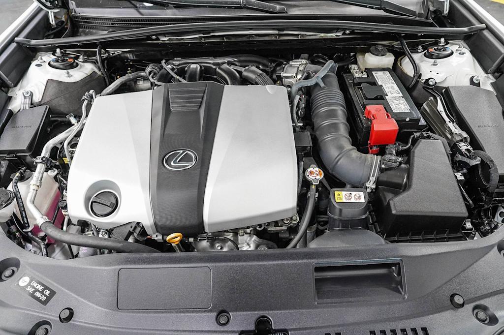 Thumbnail: 2025 Lexus ES - 7