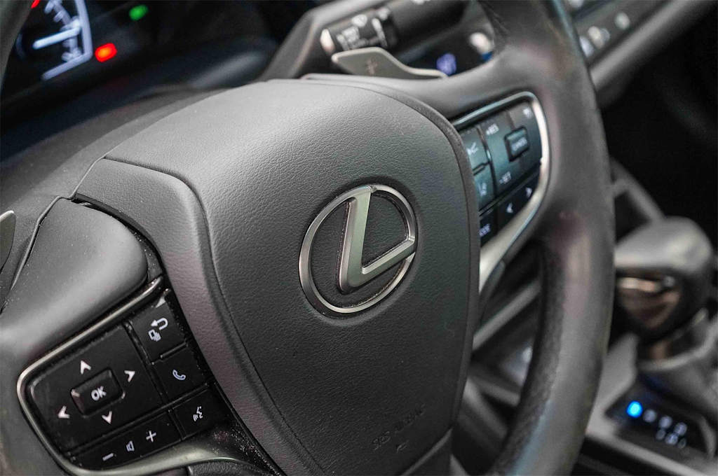 Thumbnail: 2022 Lexus ES - 25