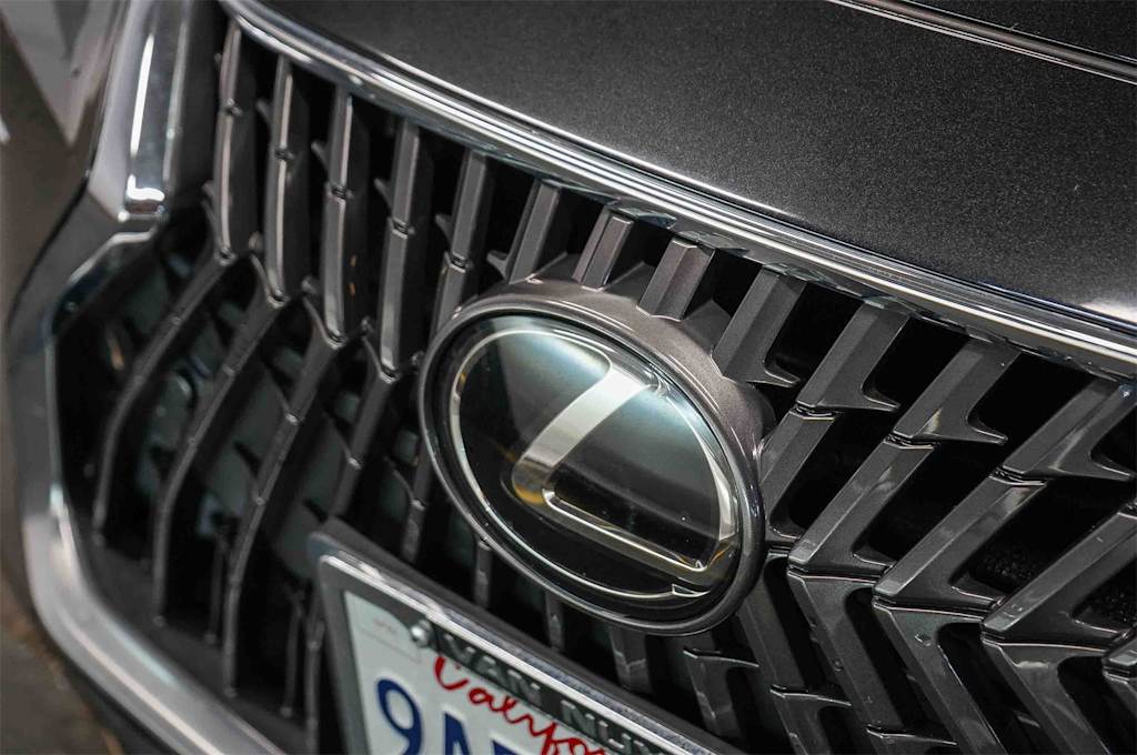 Thumbnail: 2022 Lexus ES - 6