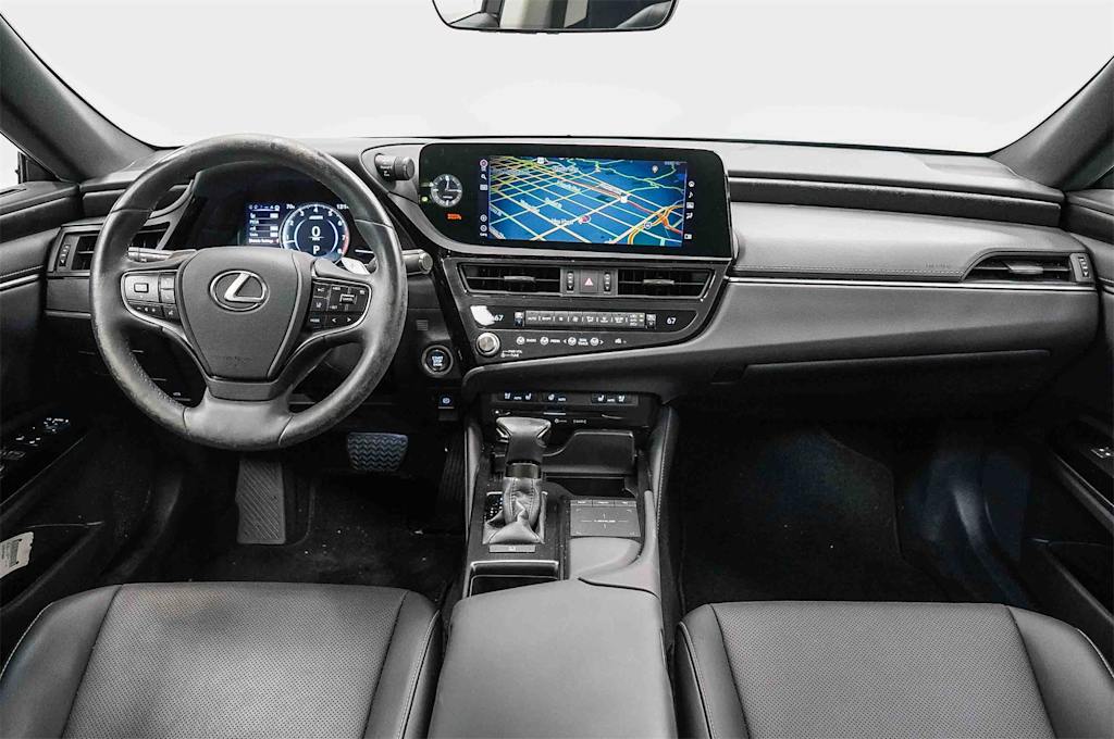 Thumbnail: 2022 Lexus ES - 2