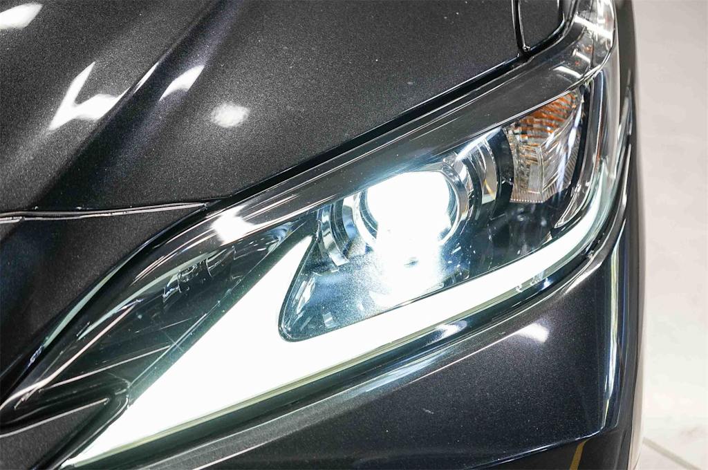 Thumbnail: 2022 Lexus ES - 20
