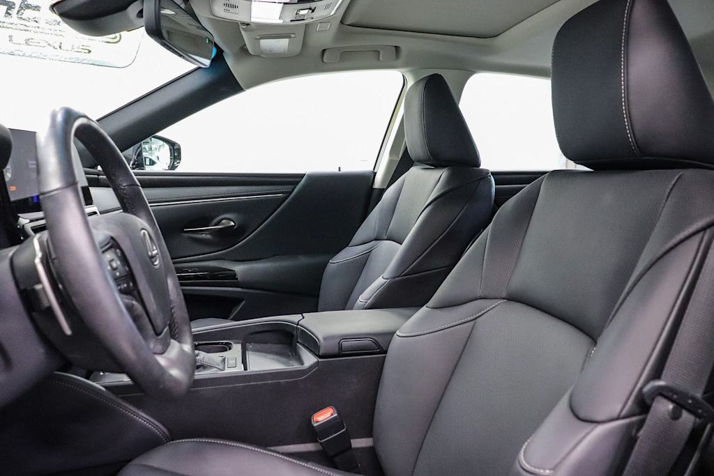 Thumbnail: 2024 Lexus ES - 10