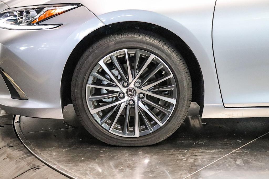 Thumbnail: 2024 Lexus ES - 6