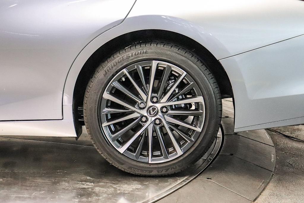 Thumbnail: 2024 Lexus ES - 21