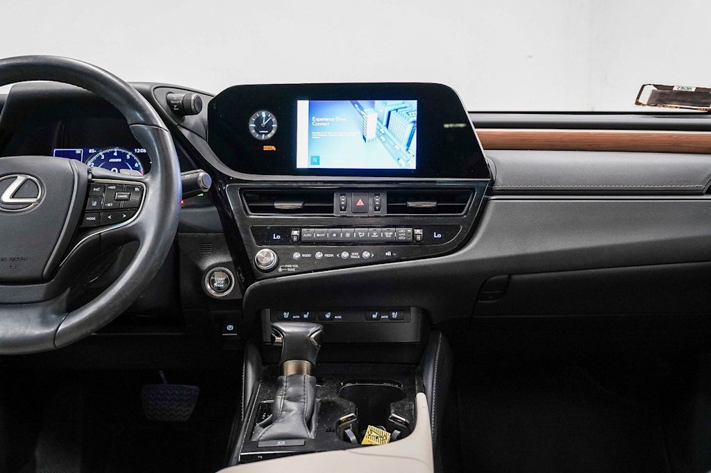 Thumbnail: 2024 Lexus ES - 8