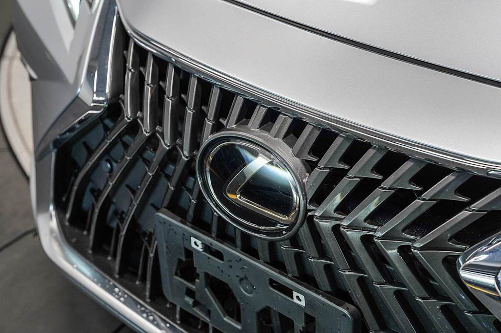 Thumbnail: 2024 Lexus ES - 5