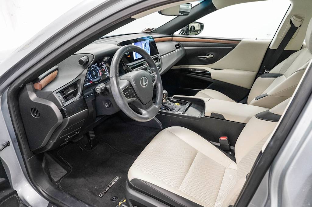 Thumbnail: 2024 Lexus ES - 10